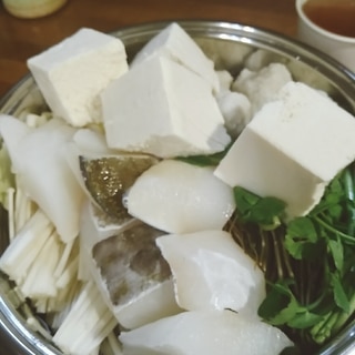 タレが美味しい具沢山な湯豆腐!